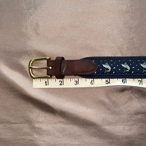 Vineyard Vines Swordfish Belt Brown Leather Blue Sailfish Silk Print Sz 26” - Picture 3 of 9